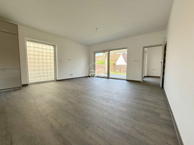Eladó családi ház, Szegeden 180 M Ft, 5 szobás