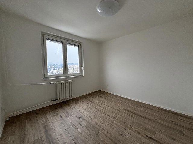 Eladó panellakás, Budapesten, III. kerületben 71.9 M Ft, 2 szobás