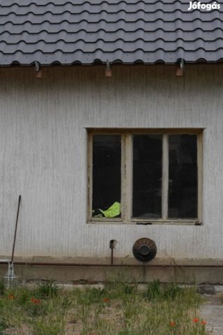 Eladó családi ház, Szigetszentmiklóson 63 M Ft, 3 szobás