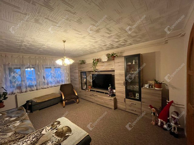 Eladó családi ház, Jután 68.9 M Ft, 4 szobás