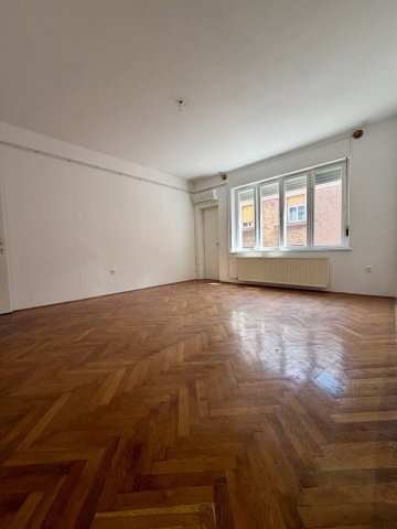 Eladó téglalakás, Pécsett 79.9 M Ft, 2 szobás