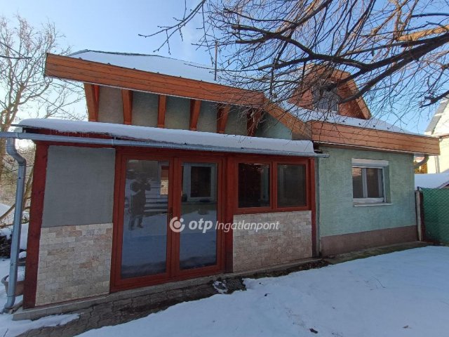 Eladó családi ház, Solymáron 159.9 M Ft, 6 szobás