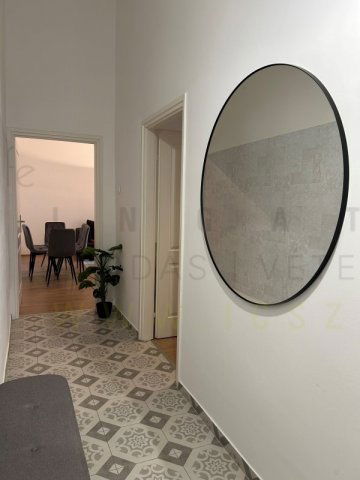 Kiadó téglalakás, albérlet, Szegeden, Kálvin téren, 3 szobás