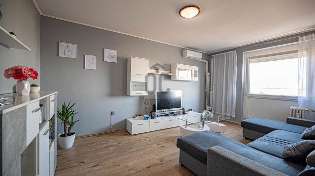 Eladó panellakás, Szekszárdon, Dr. Hirling Ádám utcában