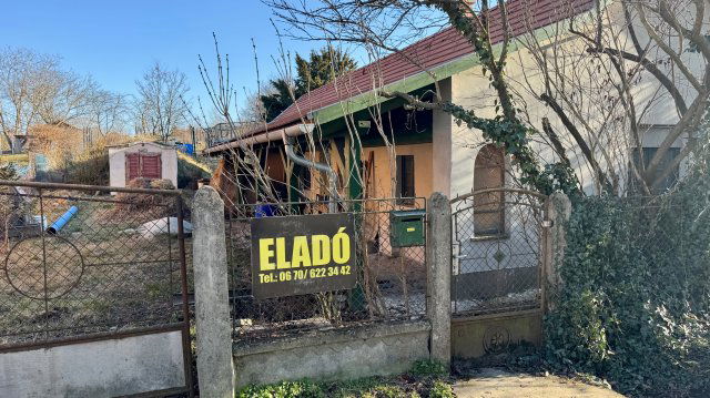 Eladó családi ház, Úrhidán 28.5 M Ft, 1 szobás