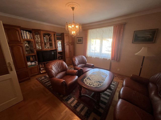 Eladó családi ház, Szarvason 59.5 M Ft, 4 szobás