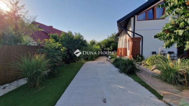 Eladó családi ház, Pécsett, Szövőgyár utcában 148 M Ft
