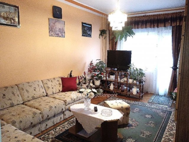 Eladó téglalakás, Ajkán 33.5 M Ft, 2 szobás