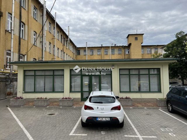 Eladó ipari ingatlan, Budapesten, VIII. kerületben 300 M Ft