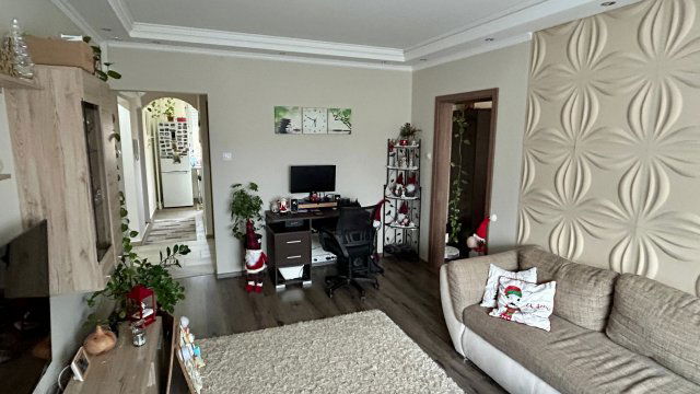 Eladó panellakás, Makón, Deák Ferenc utcában 49.99 M Ft