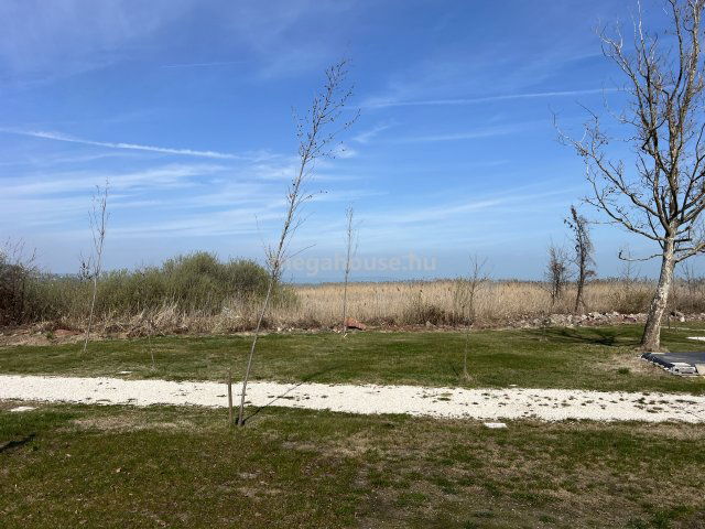 Eladó üzlethelyiség, Szántódon 240 M Ft / költözzbe.hu