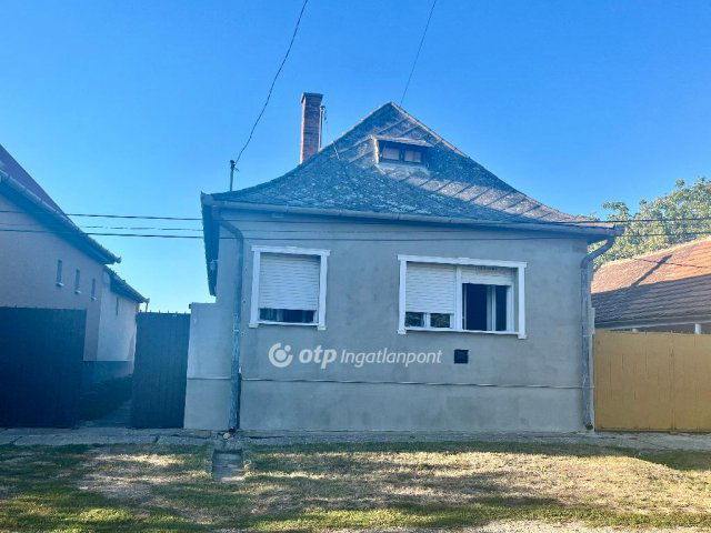 Eladó családi ház, Gyöngyöshalászon 34.99 M Ft, 3 szobás