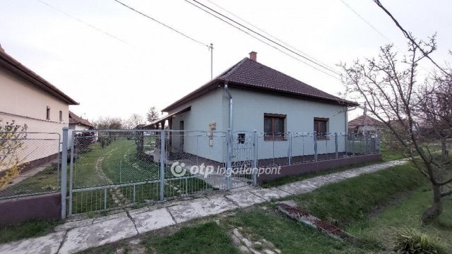 Eladó családi ház, Ecsegfalván 24.9 M Ft, 2 szobás