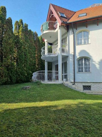 Eladó téglalakás, Budapesten, XII. kerületben 220 M Ft, 4 szobás