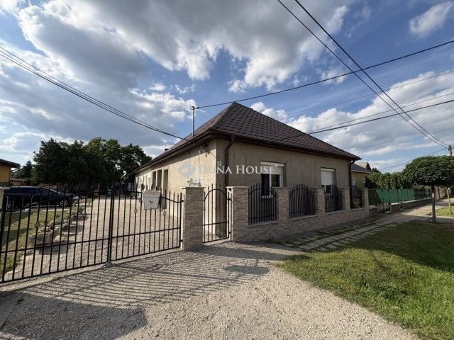 Eladó családi ház, Gyálon 105 M Ft, 3 szobás