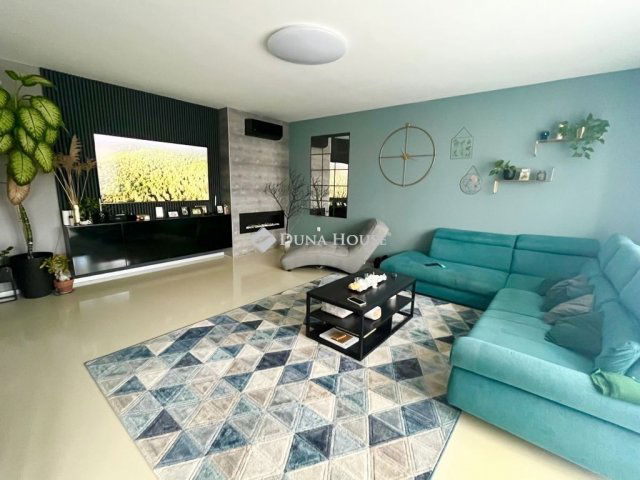 Eladó családi ház, Székesfehérvárott 199.99 M Ft, 5 szobás