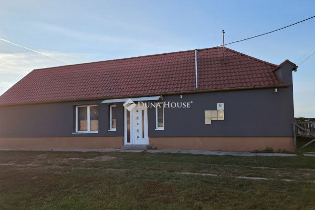 Eladó családi ház, Tárkányban 35 M Ft, 2 szobás