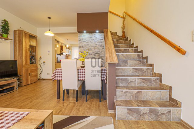 Eladó ikerház, Sopronban 102.9 M Ft, 4 szobás