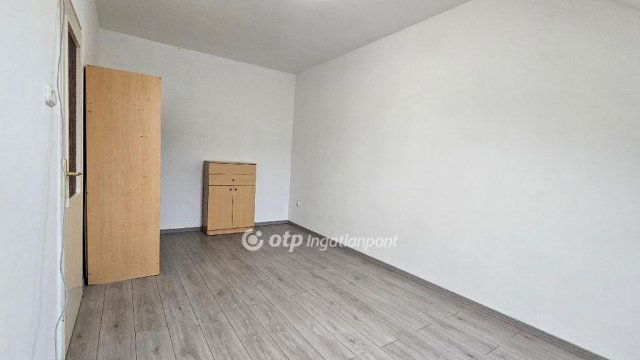 Eladó téglalakás, Egerben 45 M Ft, 2 szobás
