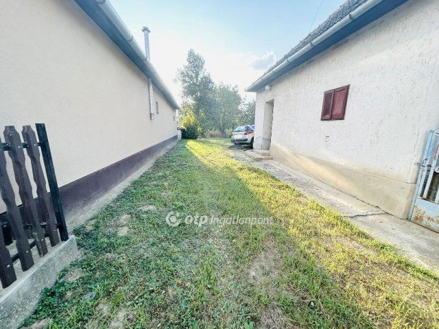 Eladó családi ház, Gávavencsellőn 8.5 M Ft, 2 szobás