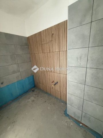 Eladó téglalakás, Herenden 64.9 M Ft, 2 szobás