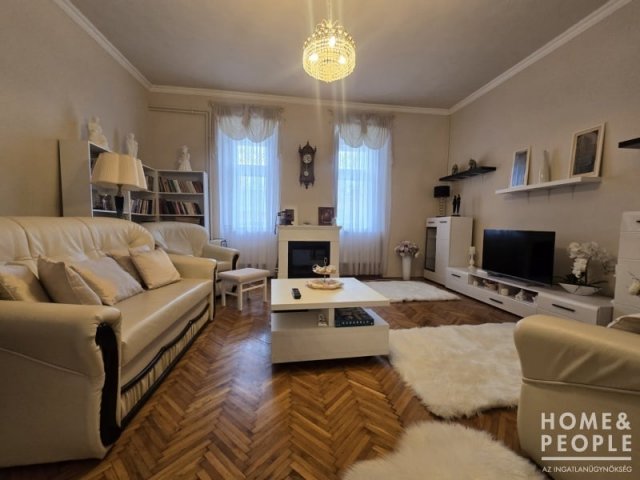 Eladó téglalakás, Hódmezővásárhelyen 59.999 M Ft, 3 szobás