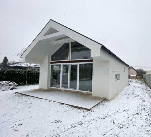 Eladó családi ház, Siófokon 75.9 M Ft, 3 szobás