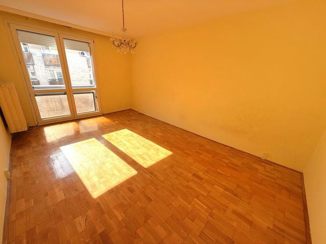 Eladó panellakás, Kaposváron, Honvéd utcában 38.9 M Ft