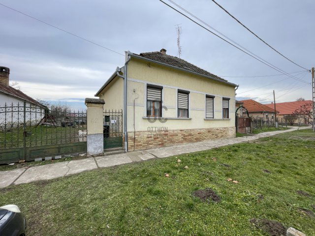 Eladó családi ház, Sárszentlőrincen 14.5 M Ft, 3 szobás