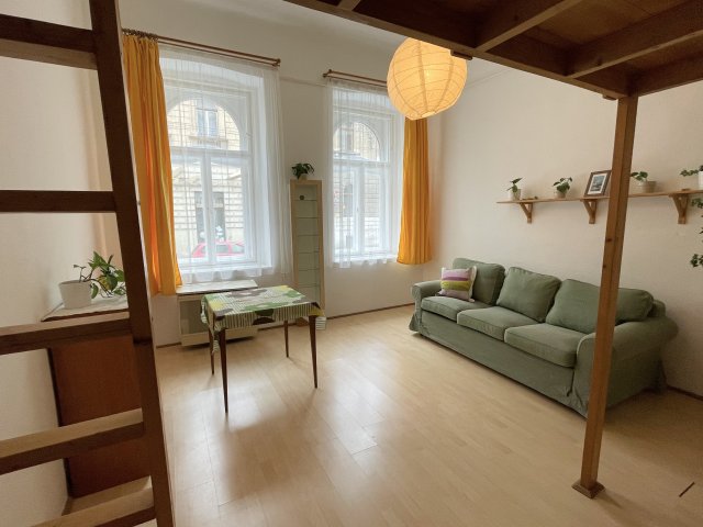 Eladó téglalakás, Budapesten, VII. kerületben, Nefelejcs utcában