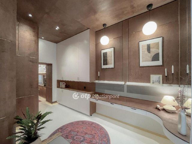 Eladó téglalakás, Budapesten, VII. kerületben 54.9 M Ft