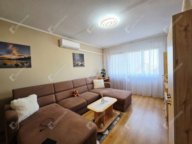 Eladó panellakás, Székesfehérvárott 49.9 M Ft, 2 szobás