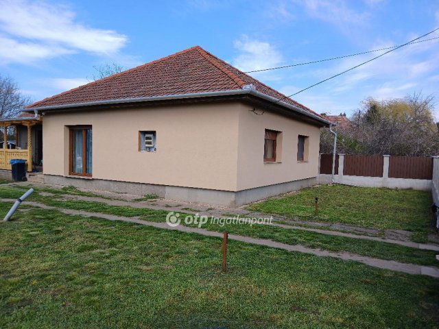 Eladó családi ház, Boconádon 47 M Ft, 3 szobás