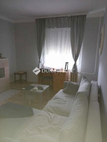 Eladó panellakás, Pécsett, Visnya Ernő utcában 39.99 M Ft