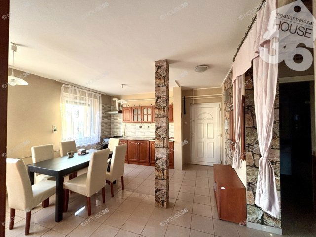 Eladó téglalakás, Kiskunfélegyházán 39.9 M Ft, 2 szobás