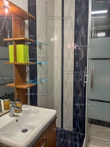 Eladó téglalakás, Budapesten, III. kerületben 89.9 M Ft