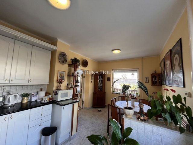 Eladó családi ház, Várpalotán 84.9 M Ft, 3+1 szobás