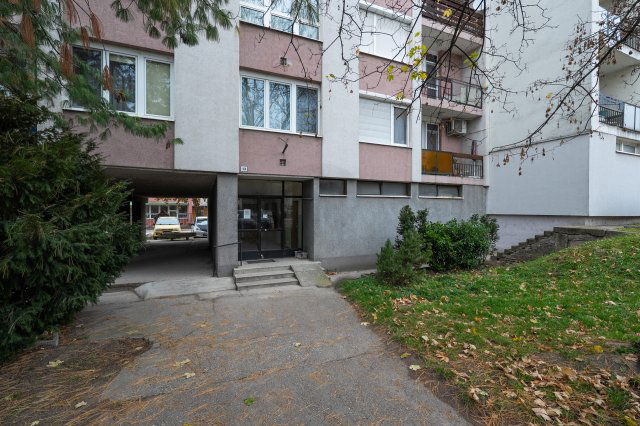 Eladó téglalakás, Tatán 44.99 M Ft, 2 szobás