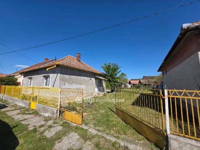 Eladó családi ház, Jászkisérén 8.5 M Ft, 2 szobás