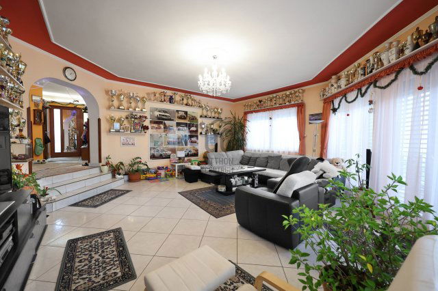 Eladó családi ház, Budapesten, XIV. kerületben 299 M Ft