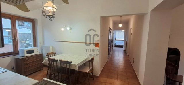 Kiadó családi ház, albérlet, Székesfehérvárott 300 E Ft / hó