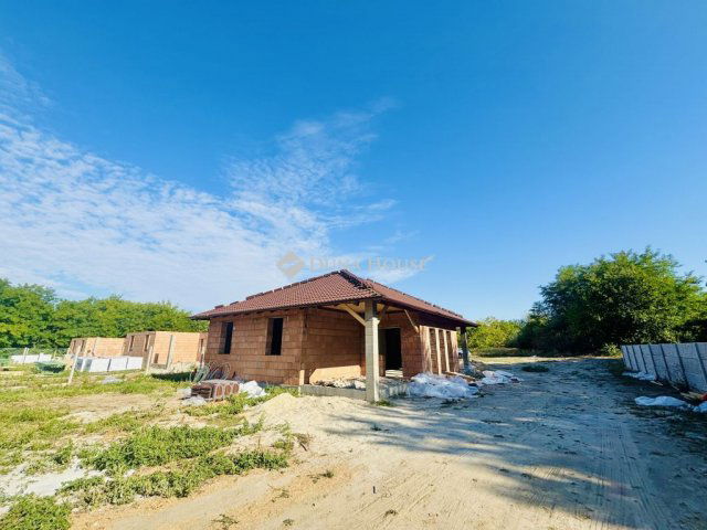 Eladó családi ház, Kiskunlacházán 85 M Ft, 4 szobás