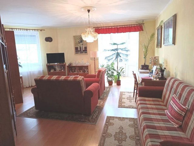 Eladó téglalakás, Tatabányán 64.9 M Ft, 3 szobás