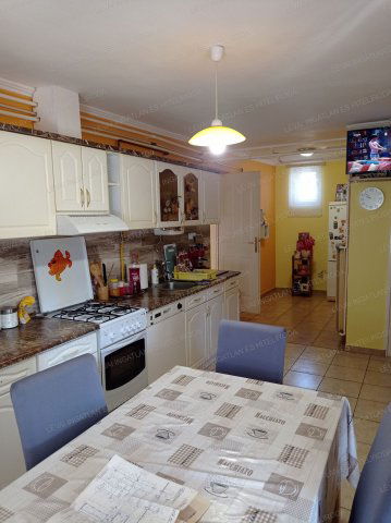 Eladó családi ház, Békésen 26 M Ft, 3 szobás