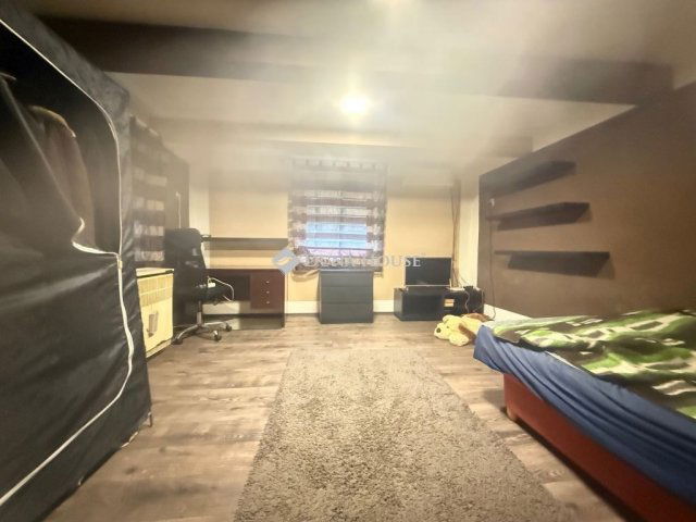 Eladó családi ház, Tárnokon 58 M Ft, 4 szobás