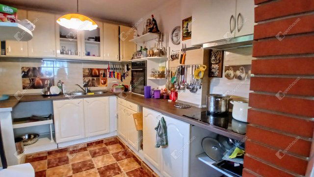 Eladó családi ház, Nován 29.5 M Ft, 2 szobás