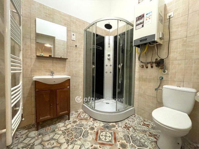 Eladó téglalakás, Budapesten, VII. kerületben 105 M Ft, 3 szobás