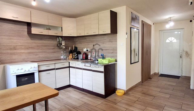 Eladó ikerház, Pécsett 37 M Ft, 2 szobás / költözzbe.hu