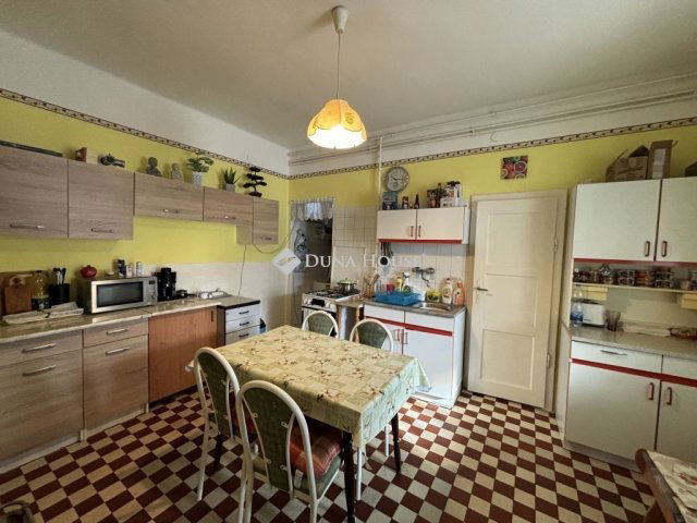 Eladó családi ház, Bajnán 32 M Ft, 2 szobás