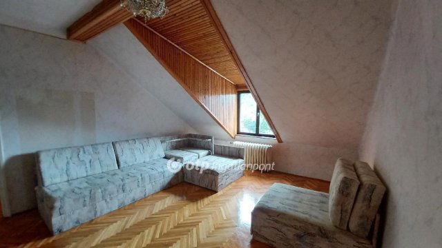 Eladó családi ház, Egerben 84.9 M Ft, 6 szobás